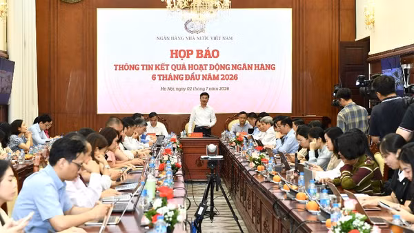 Quang cảnh buổi họp báo. 