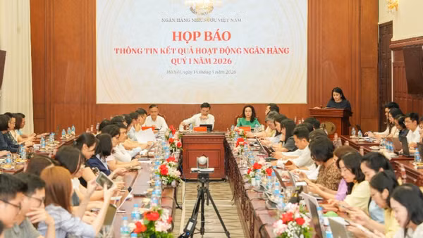 Toàn cảnh cuộc họp báo.