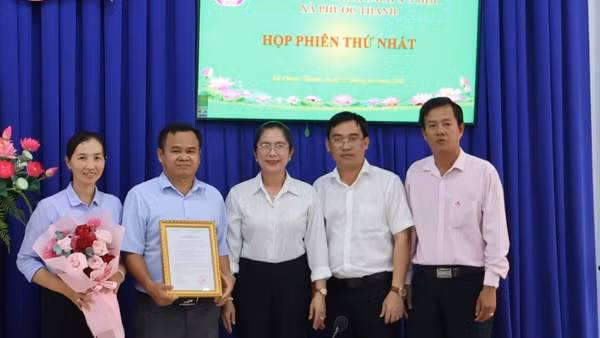 Công bố Quyết định thành lập Ban đại diện Hội đồng Quản trị Ngân hàng Chính sách xã hội xã Phước Thạnh.