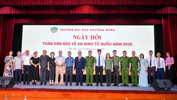 Các đại biểu tại ngày hội.