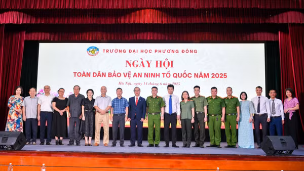 Các đại biểu tại ngày hội.