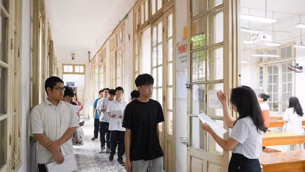 Tại kỳ thi tuyển sinh vào lớp 10 năm học 2025-2026 của Hà Nội (Ảnh: THẾ ĐẠI)