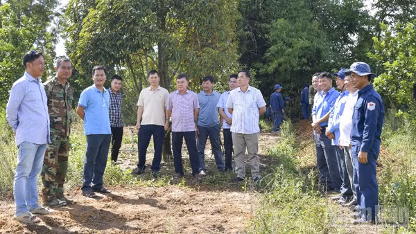 Đoàn công tác Bộ Chỉ huy Quân sự tỉnh Đồng Tháp thăm, động viên cán bộ, chiến sĩ tại địa điểm tìm kiếm hài cốt liệt sĩ trên nước bạn Campuchia.