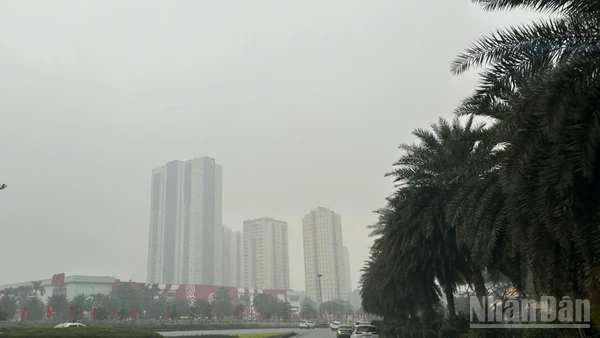 Ngã tư Khuất Duy Tiến-Trần Duy Hưng- Đại lộ Thăng Long. (Ảnh: ĐỨC ANH)