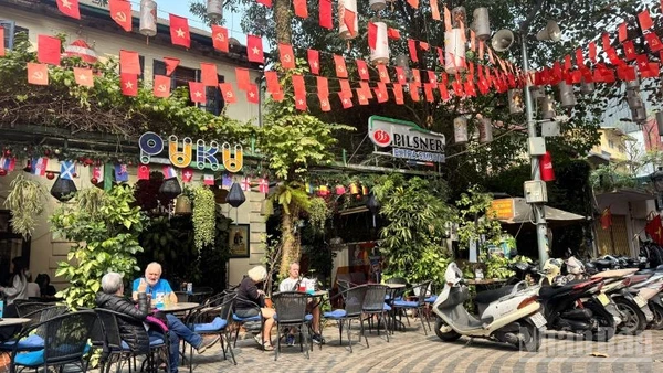 Cơ sở kinh doanh dịch vụ tại Tống Duy Tân, phường Cửa Nam, Hà Nội.