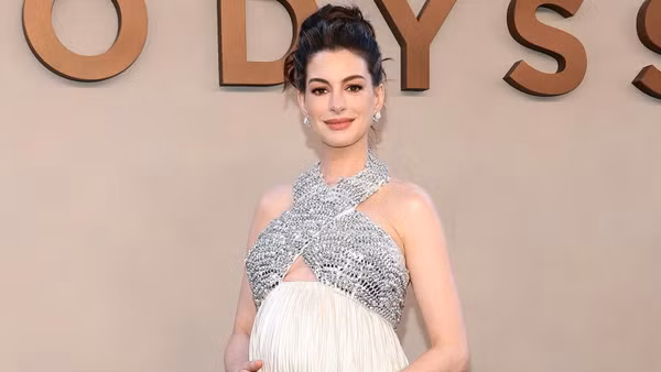 Anne Hathaway, nữ hoàng phóng vé mới của Hollywood.