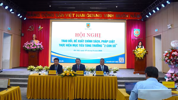 Hội nghị trao đổi, đề xuất chính sách, pháp luật thực hiện mục tiêu tăng trưởng “2 con số” do Bộ Tư pháp tổ chức chiều 27/3, tại Hà Nội.