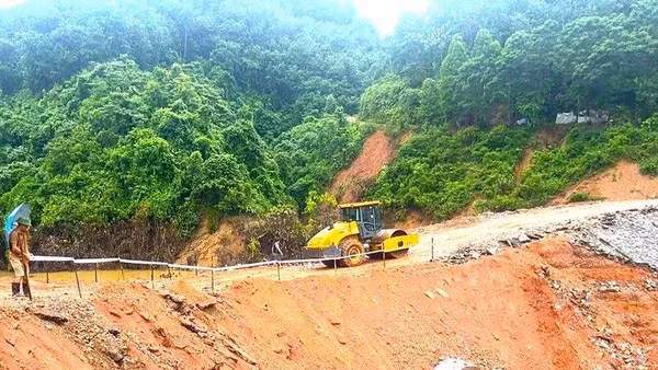 Điểm sạt lở tại Km 76+250 trên quốc lộ 12. Ảnh: Cục Đường bộ Việt Nam