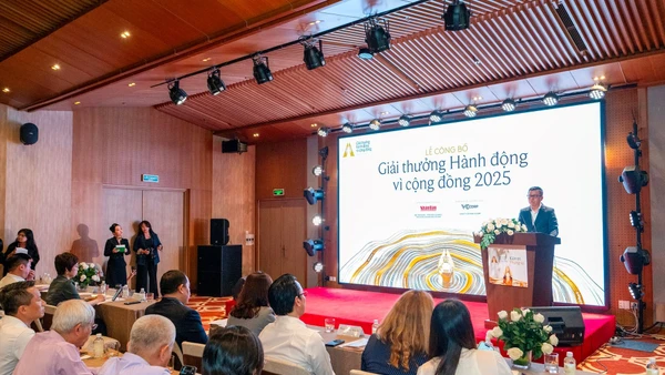 Đồng chí Lê Quốc Minh phát biểu tại Lễ công bố Giải thưởng. (Ảnh THỦY NGUYÊN)