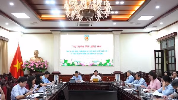 Toàn cảnh cuộc họp.