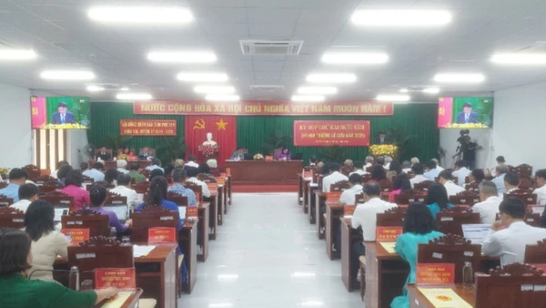 Quang cảnh kỳ họp Hội đồng nhân dân tỉnh Phú Yên.