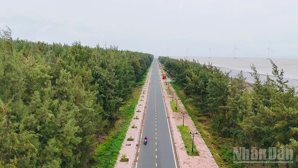 Hạ tầng giao thông phục vụ phát triển du lịch biển tại phường Trường Long Hòa, tỉnh Vĩnh Long.