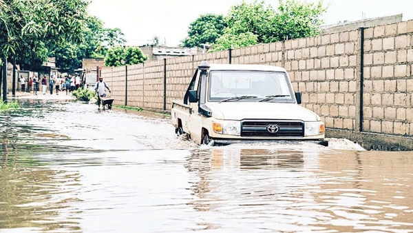 Mưa lũ gây ngập lụt ở tỉnh Maputo của Mozambique. (Ảnh TÂN HOA XÃ)