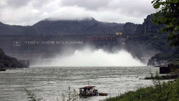 Thủy điện Hòa Bình - một trong những đơn vị cáng đáng trọng trách bảo đảm an ninh năng lượng quốc gia. (Ảnh TTXVN)