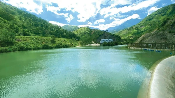 Bể điều tiết của Nhà máy thủy điện Nậm Pạc tại xã Sin Suối Hồ, tỉnh Lai Châu.