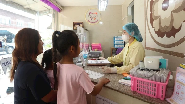 Trong dự án thí điểm "Nâng cấp UCS", dịch vụ nha khoa tại các phòng khám được người dân đánh giá cao.