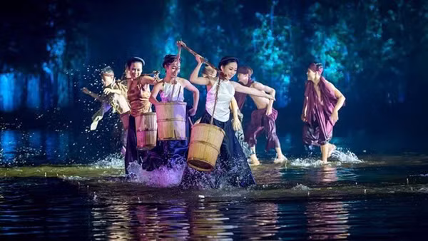 “Tinh hoa Bắc Bộ” - vở thực cảnh đưa di sản phi vật thể Việt Nam vào kinh doanh văn hóa.