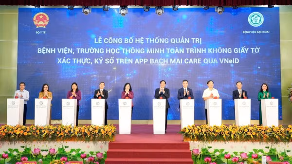 Bệnh viện Bạch Mai vừa công bố Hệ thống quản trị bệnh viện, trường học thông minh toàn trình không giấy tờ và Xác thực, ký số trên App Bach Mai Care qua VNeID.
