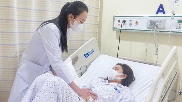 Nhiều người dân phường Gia Định phản ánh việc tại địa bàn vẫn còn tình trạng thực phẩm không rõ nguồn gốc bày bán tràn lan ở chợ truyền thống.