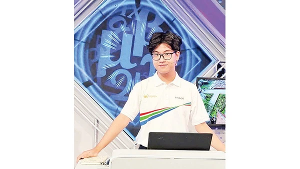 Em Trần Bùi Bảo Khánh, học sinh lớp 12 Sinh, Trường THPT Chuyên Hà Nội-Amsterdam, quán quân cuộc thi Đường lên đỉnh Olympia năm 2025.