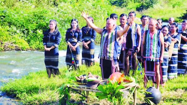 Nghi lễ cúng bến nước của người Mnông ở xã Đam Rông 4, tỉnh Lâm Đồng.