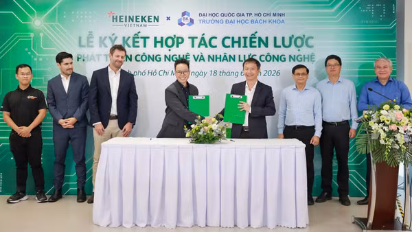 Đại diện HEINEKEN Việt Nam và Trường đại học Bách Khoa-Đại học Quốc gia Thành phố Hồ Chí Minh chính thức ký kết Biên bản Ghi nhớ hợp tác chiến lược toàn diện trong 5 năm.