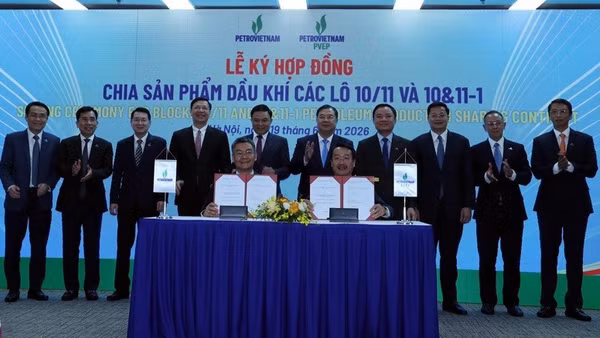 Phó Thủ tướng Thường trực Phạm Gia Túc đã dự Lễ ký Hợp đồng Chia sản phẩm dầu khí (PSC) các Lô 10/11 và 10&11-1. (Ảnh: VGP)