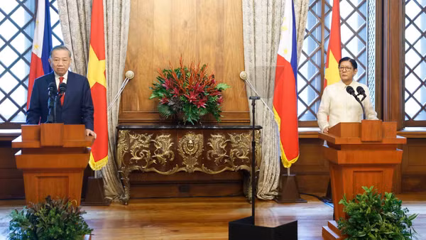 Tổng Bí thư, Chủ tịch nước Tô Lâm và Tổng thống Philippines Ferdinand Romualdez Marcos Jr. tại cuộc gặp gỡ báo chí, thông báo kết quả hội đàm. (Ảnh: Thống Nhất/TTXVN)