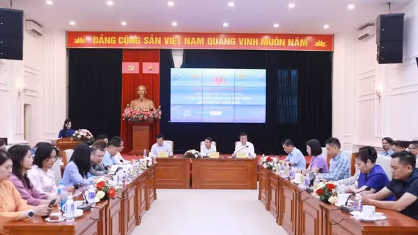 Quang cảnh lễ phát động. (Ảnh: ĐÌNH TUỆ)