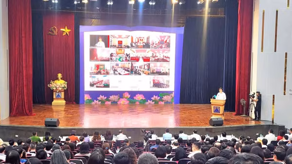 Quang cảnh hội nghị tuyển sinh đầu cấp năm học 2026-2027 tại Hà Nội.