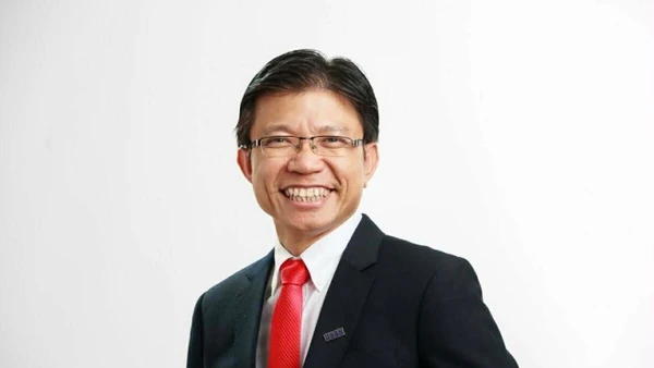 Giáo sư, Tiến sĩ Hoàng Anh Tuấn, Hiệu trưởng Trường đại học Khoa học Xã hội và Nhân văn (Đại học Quốc gia Hà Nội).