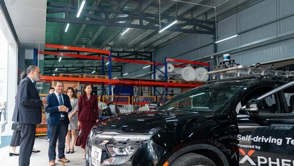 Ngài Amandeep Singh Gill, Phó Tổng Thư ký Liên hợp quốc tham quan xưởng tích hợp và thử nghiệm Phenikaa-X.