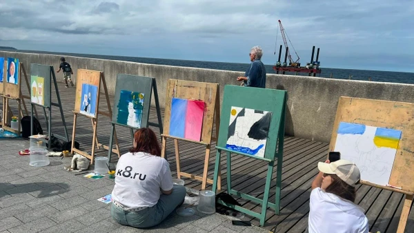 Những họa sĩ nghiệp dư bên bờ Baltic. 