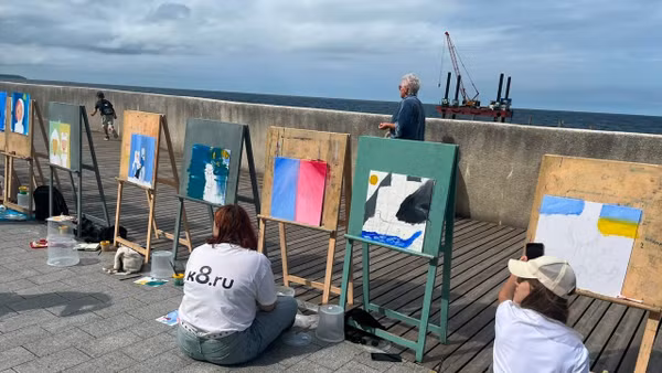 Những họa sĩ nghiệp dư bên bờ Baltic. 