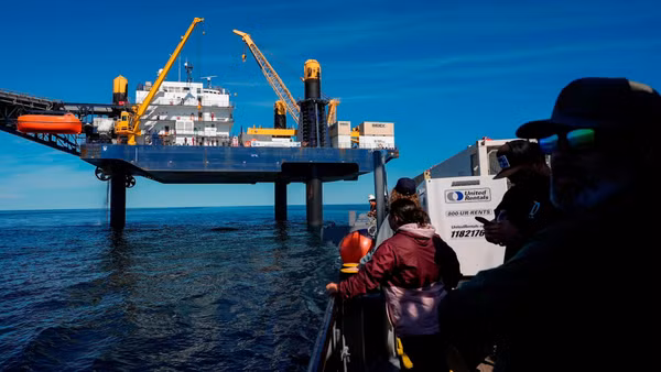 Tàu Robert thực hiện chuyến thám hiểm quốc tế nhằm tìm kiếm nước ngọt dưới đại dương.