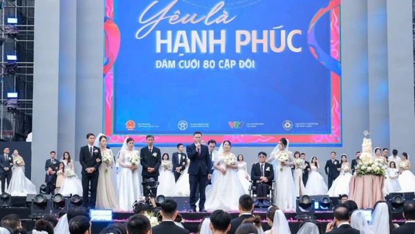 Điểm nhấn đặc biệt của chương trình là lễ cưới tập thể của 80 cặp đôi, mang ý nghĩa biểu tượng cho 80 năm Độc lập-Tự do-Hạnh phúc của dân tộc.