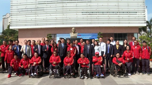 Lễ xuất quân Đoàn thể thao người khuyết tật Việt Nam dự ASEAN Para Games 13.