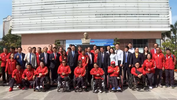 Lễ xuất quân Đoàn thể thao người khuyết tật Việt Nam dự ASEAN Para Games 13.
