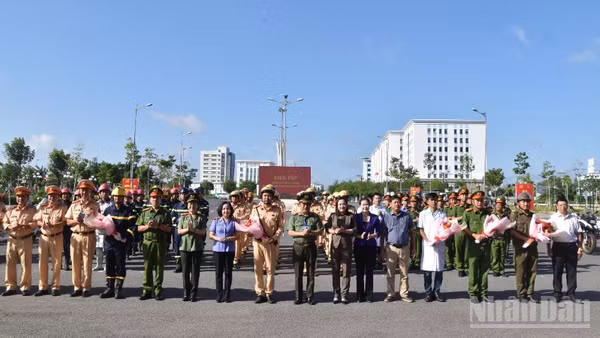 Các lực lượng tham gia diễn tập.
