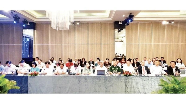 Đại biểu tham dự hội nghị ký kết hợp tác phát triển du lịch liên vùng.