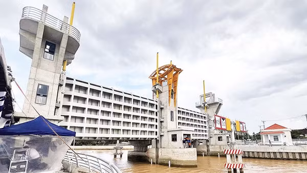 Dự án Hạ tầng thiết yếu hỗ trợ phát triển vùng cây ăn trái hoa kiểng khu vực Mỏ Cày Bắc và Chợ Lách vừa hoàn thành đưa vào sử dụng.