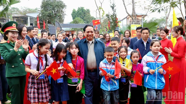 Cẩm Thạch - Nơi gieo mầm trí tuệ trên mảnh đất truyền thống cách mạng.