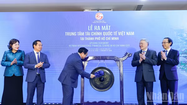 Việt Nam vươn mình trên bản đồ tài chính toàn cầu.