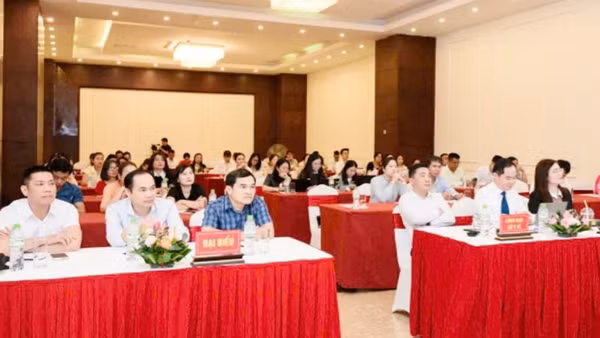 Các đại biểu tham dự hội thảo khoa học.