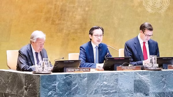 Phiên khai mạc hội nghị.