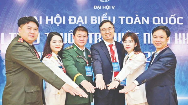 Các đại biểu thuộc nhiều đơn vị khác nhau dự Đại hội Hội Thầy thuốc trẻ toàn quốc lần thứ năm, nhiệm kỳ 2025-2030.