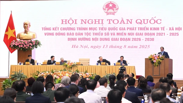Hội nghị toàn quốc tổng kết Chương trình mục tiêu quốc gia phát triển kinh tế-xã hội vùng đồng bào dân tộc thiểu số . (Ảnh: Trần Hải) 