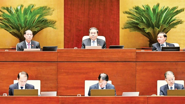 Chủ tịch Quốc hội Trần Thanh Mẫn chủ trì phiên họp. (Ảnh: DUY LINH)