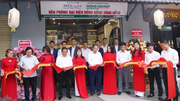 Lễ cắt băng khai trương Văn phòng đại diện Tạp chí Hữu cơ Việt Nam khu vực Đồng bằng sông Hồng tại thành phố Hải Phòng.