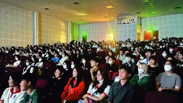 Rạp Ngọc Khánh (Hà Nội) của Viện Phim Việt Nam là địa điểm quen thuộc, thu hút đông khán giả với những tuần lễ trình chiếu các tác phẩm kinh điển của điện ảnh Việt Nam thời gian qua.